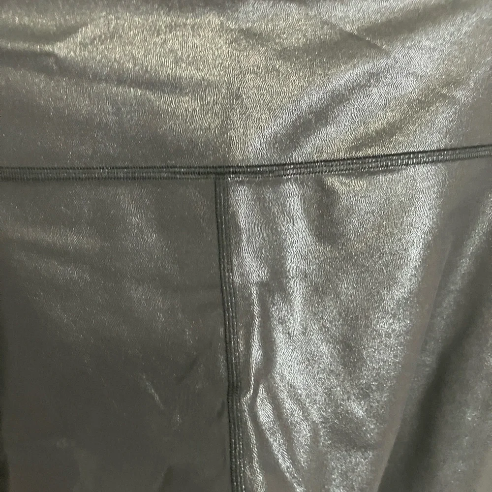 lululemon athletica Black foil Leggings- Wunder train tight 25” - Picture 6 of 6